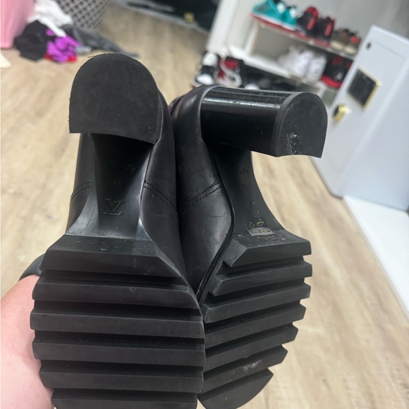 Louis Vuitton leather ankle buckle boots - Picture 7 of 7